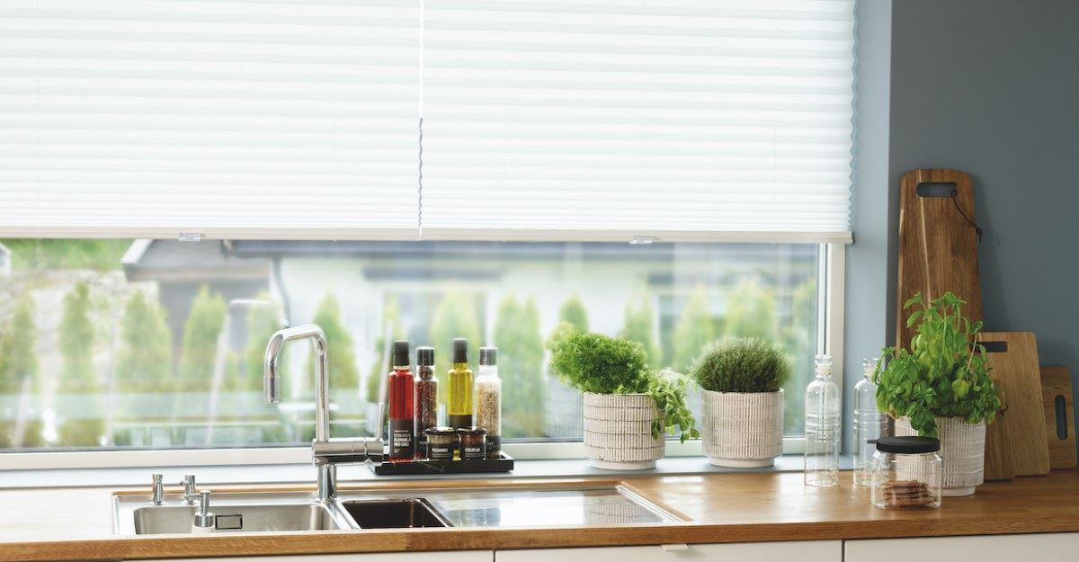 Aurinko- ja näkösuojat keittiöön ja yleistiloihin