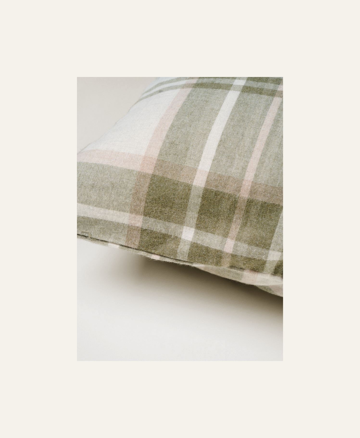 Tyynyliina lankavärjätystä flanellista oliivinvihreä - 2