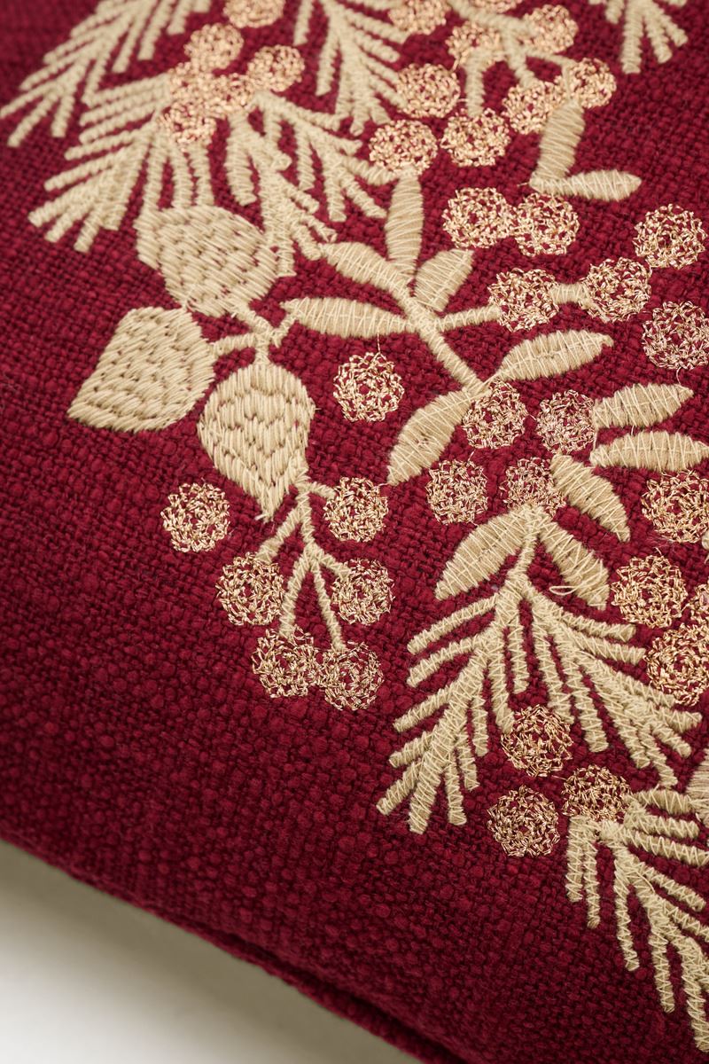 Koristetyynynpäällinen tummanpunainen - 2