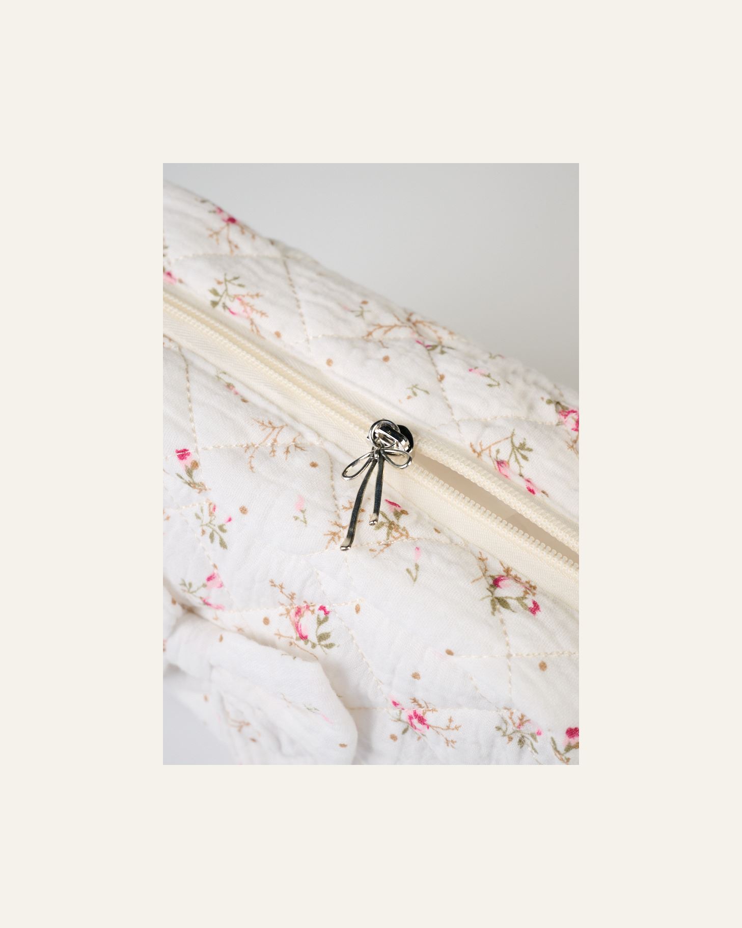 Toilettilaukku valkoinen - 3