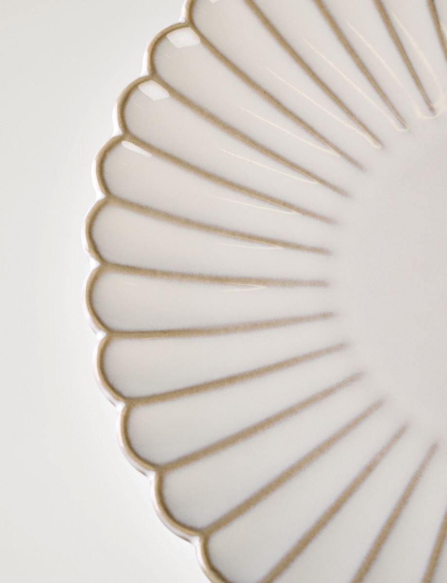 Jalallinen astia valkoinen - 4