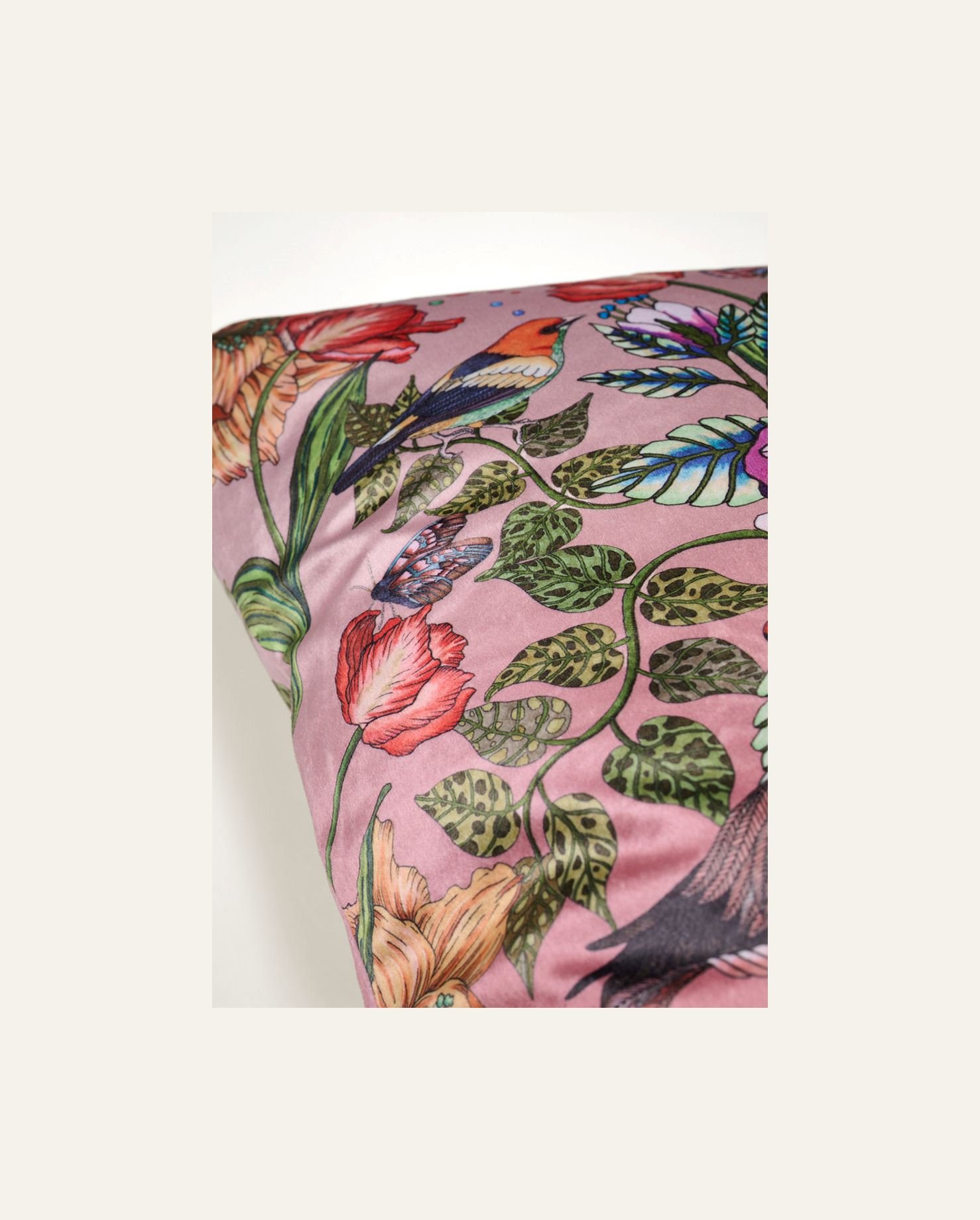 Koristetyyny roosa - 2