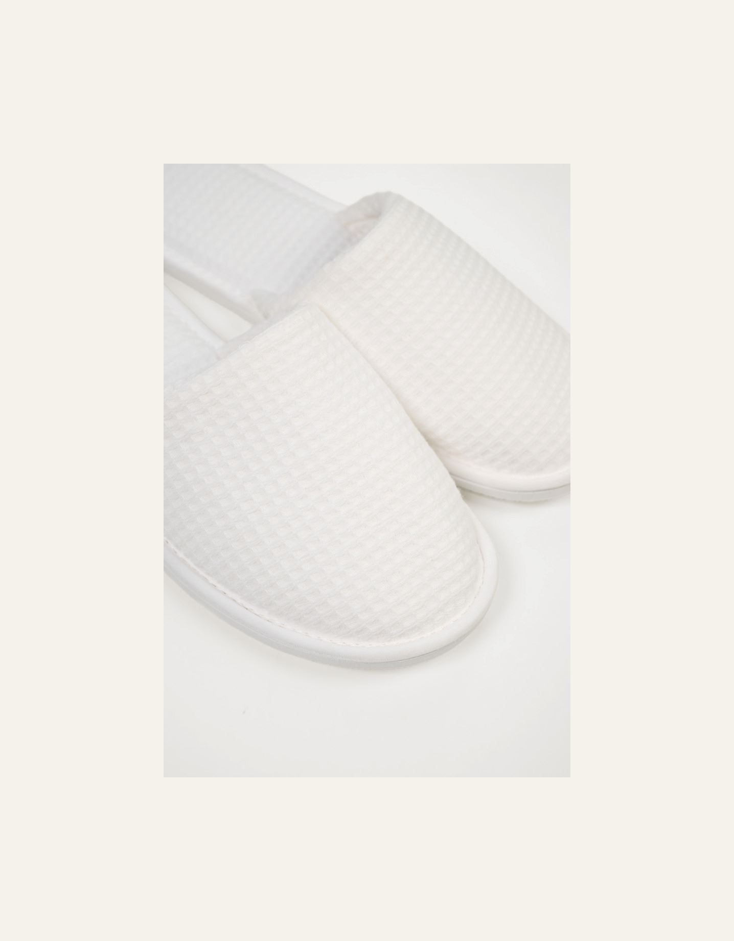 Tossut valkoinen - 2