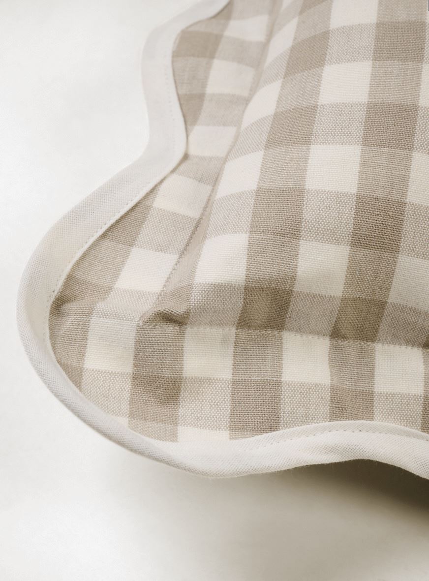 Koristetyyny beige - 2