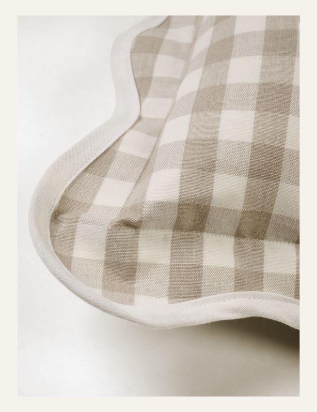 Koristetyyny beige - 2