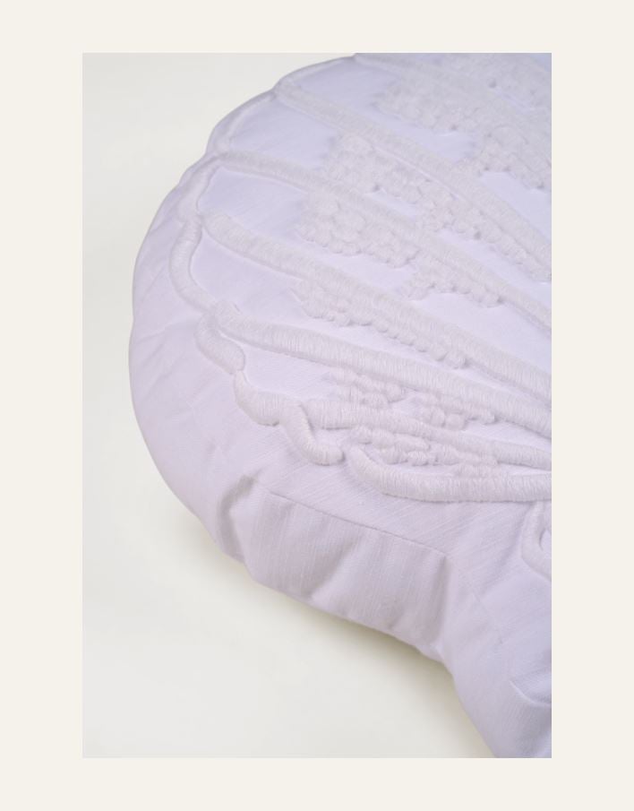 Koristetyyny valkoinen - 2