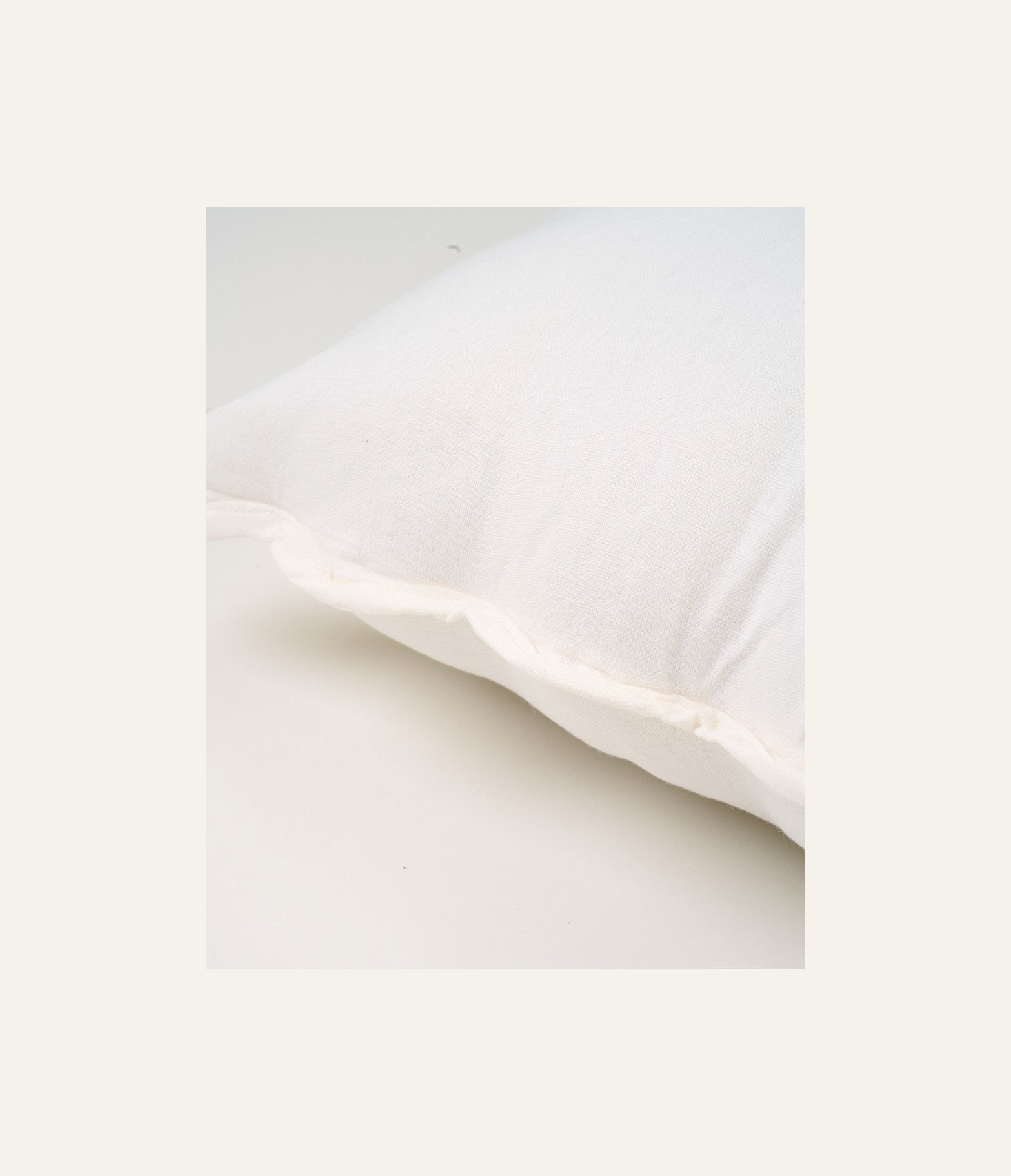Koristetyyny valkoinen - 2