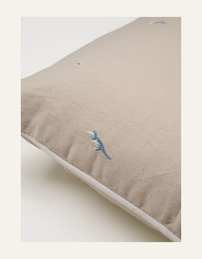 Koristetyyny beige - 2