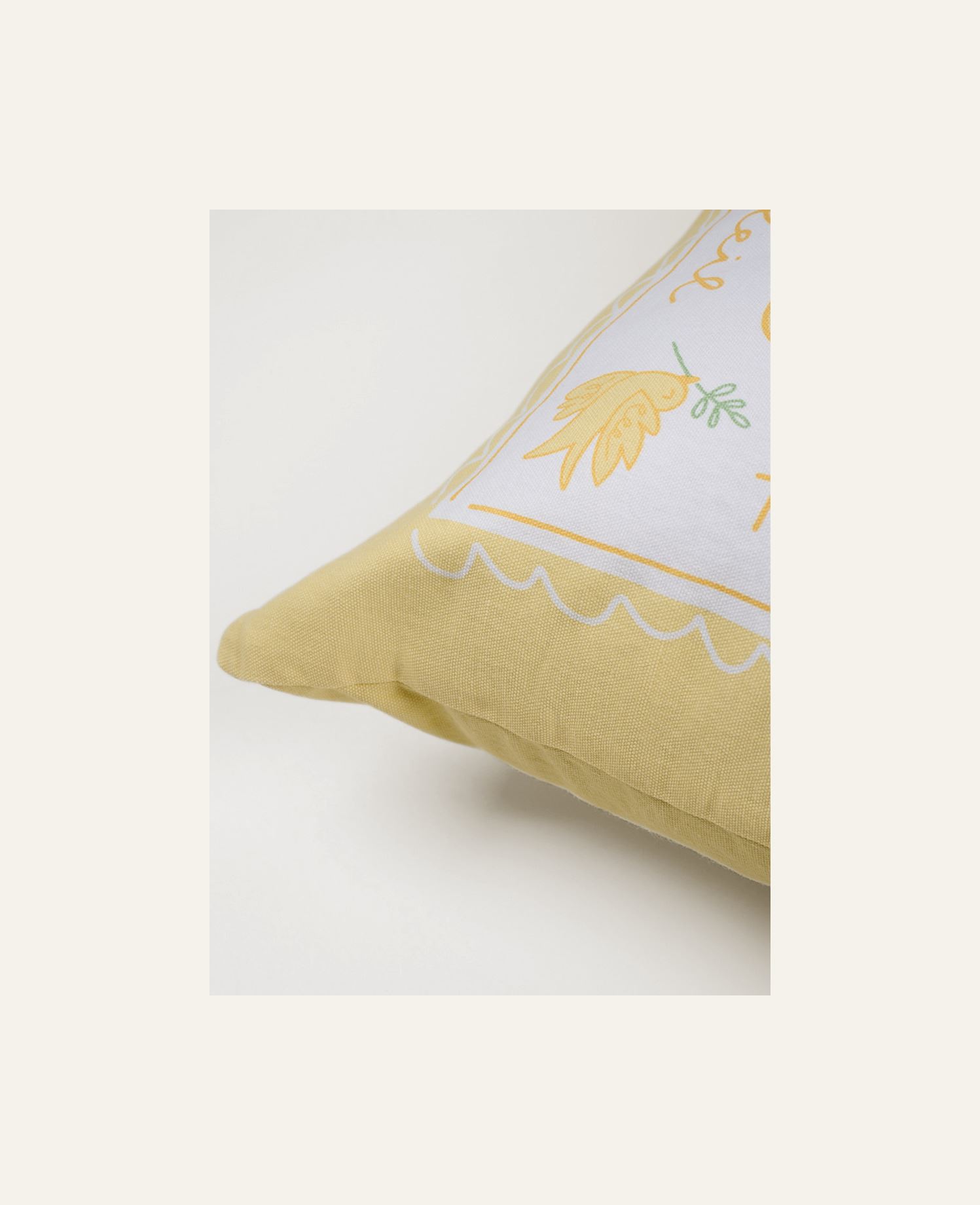 Koristetyyny keltainen - 3