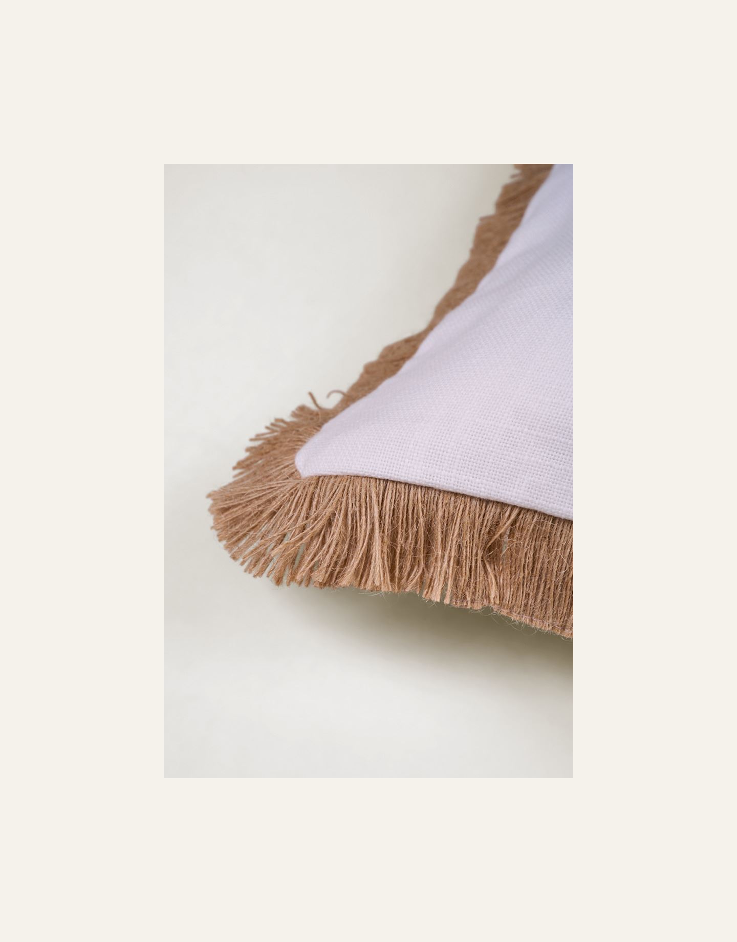 Koristetyynynpäällinen valkoinen - 2