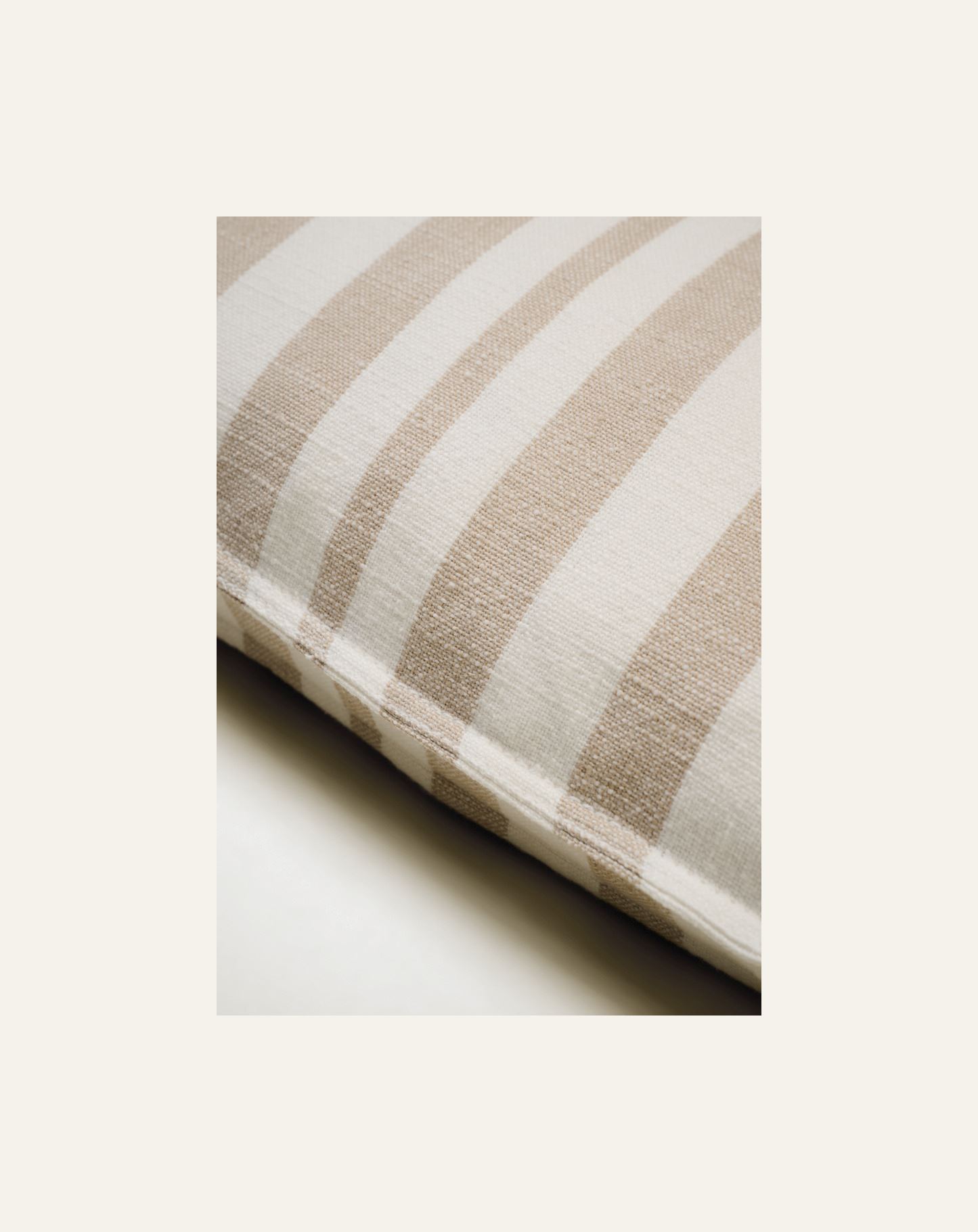 Koristetyyny beige - 2