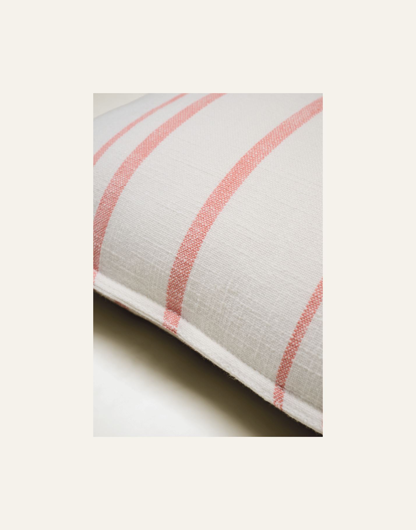 Koristetyyny vaalea koralli - 2