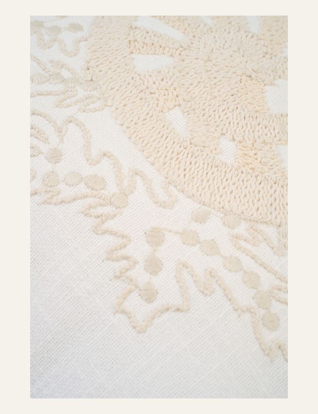 Koristetyyny valkoinen - 2