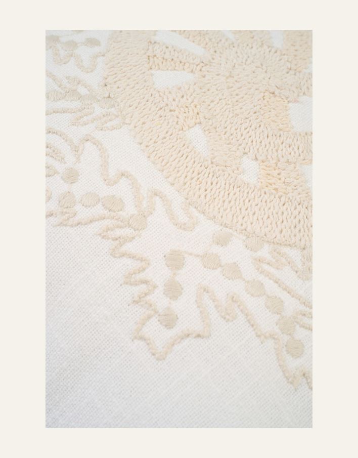 Koristetyyny valkoinen - 2