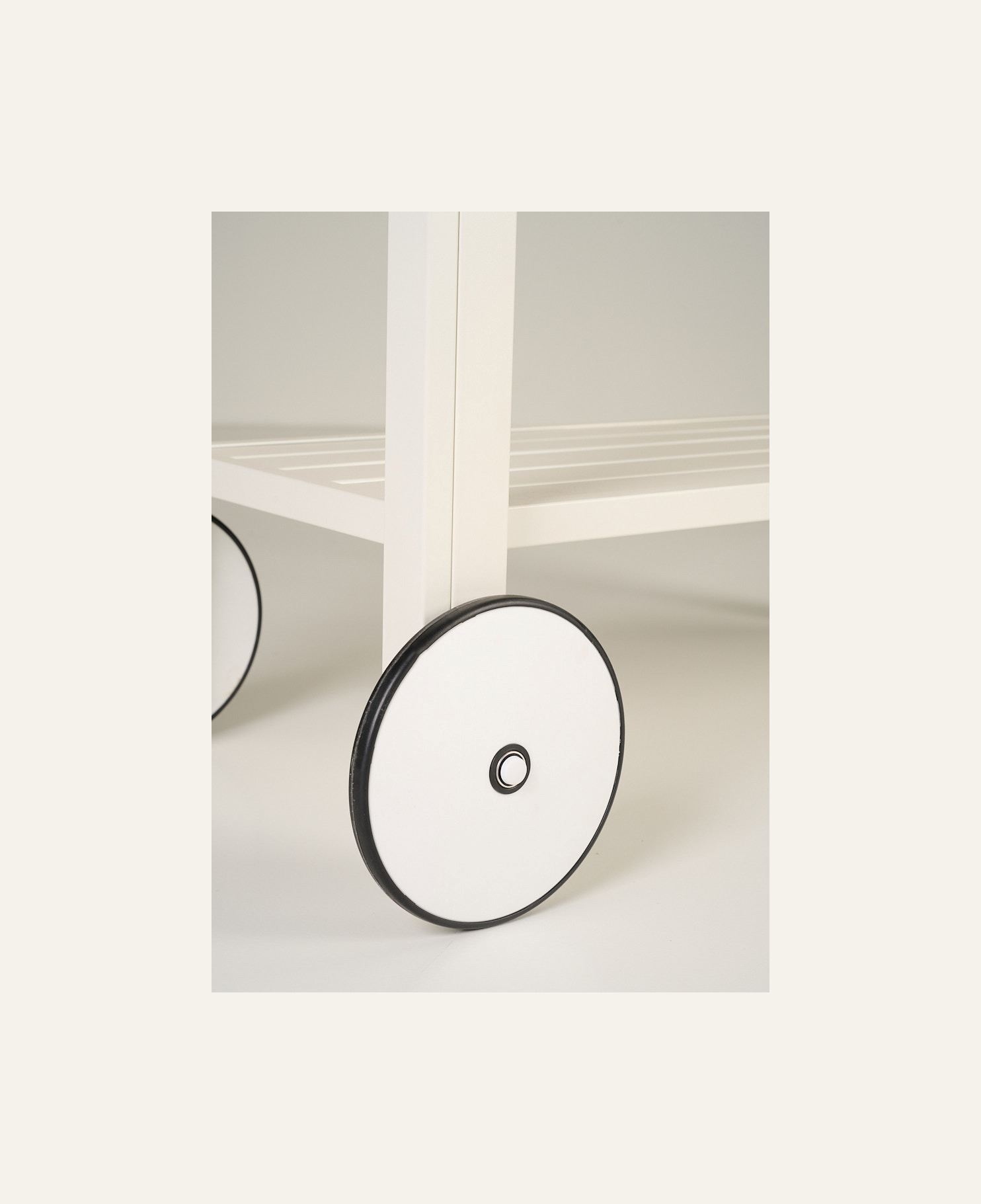 Tarjoiluvaunu luonnonvalkoinen - 4