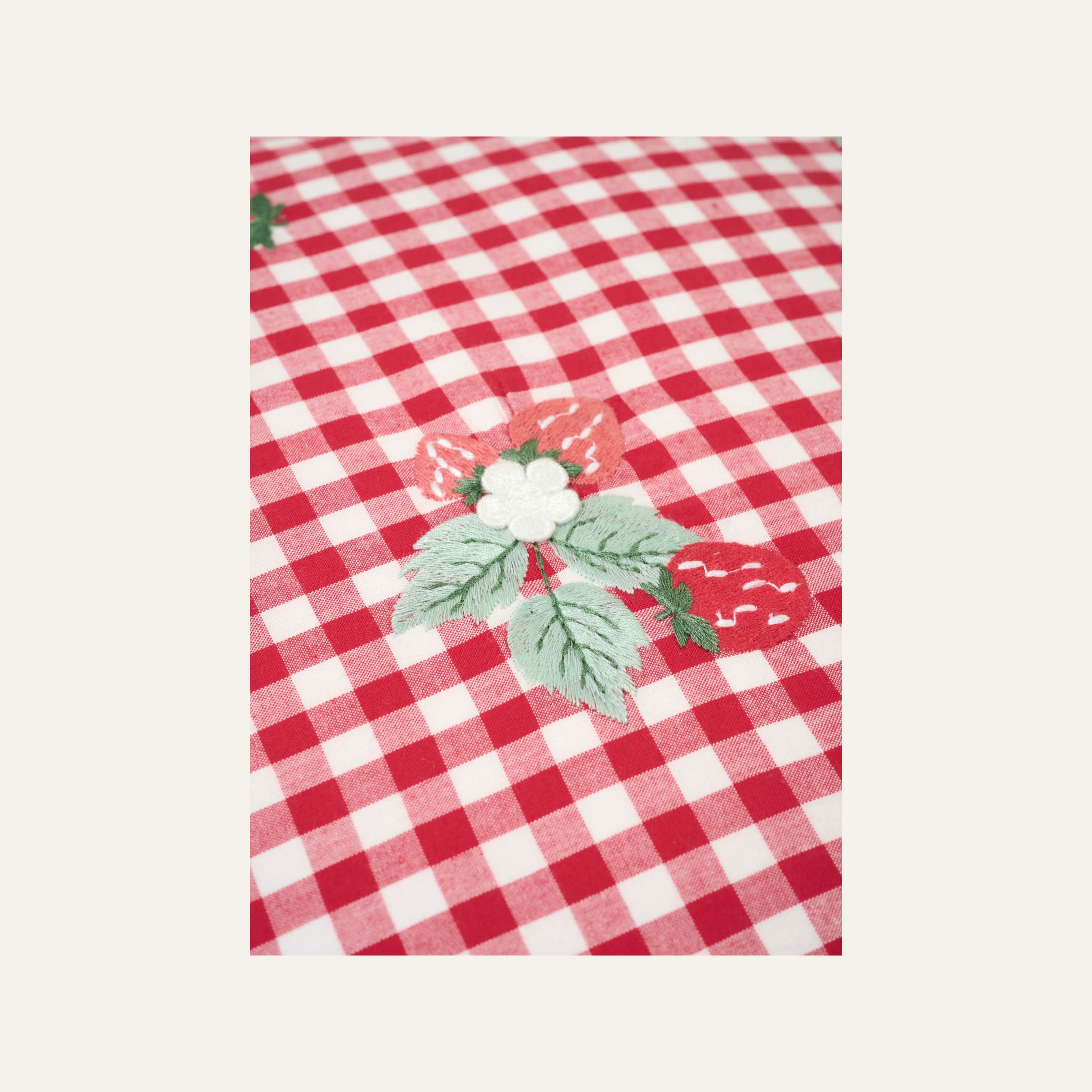 Koristetyyny punainen - 2