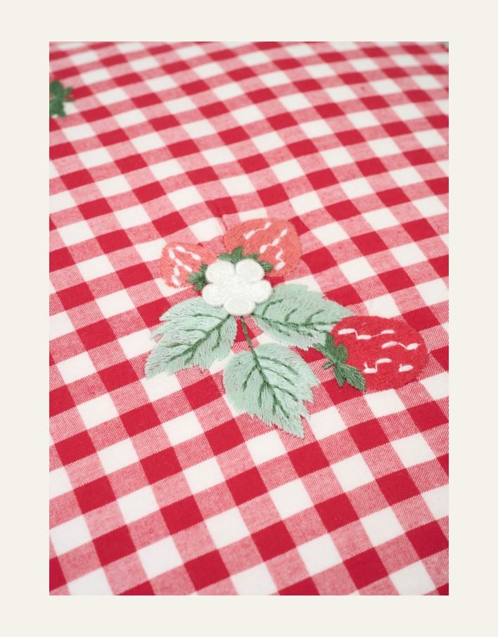 Koristetyyny punainen - 2