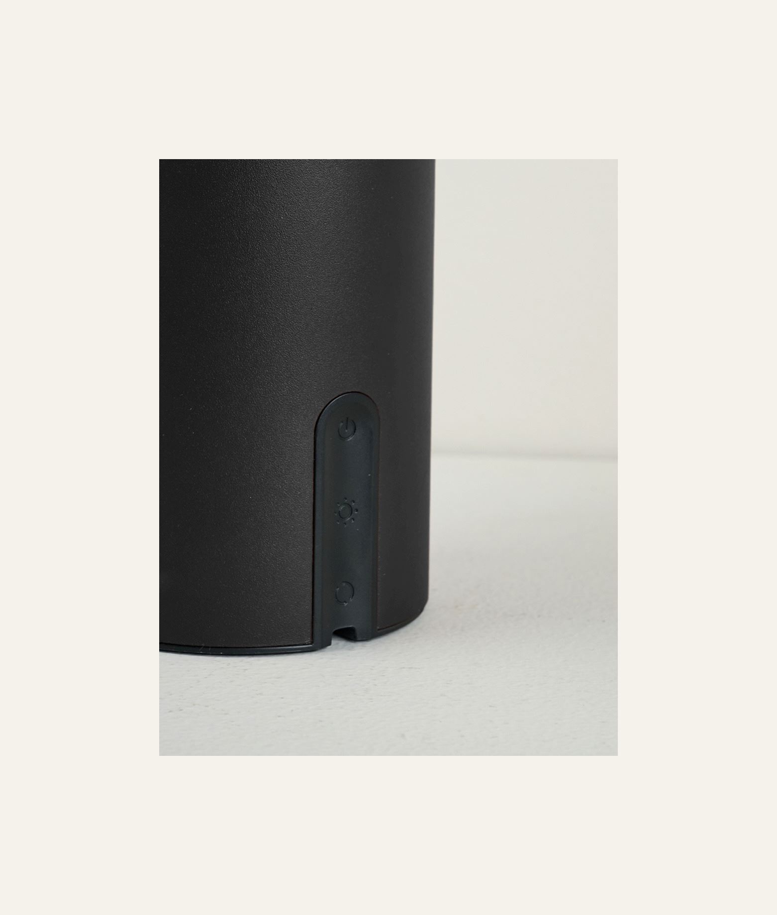 Ladattava pöytävalaisin musta - 3