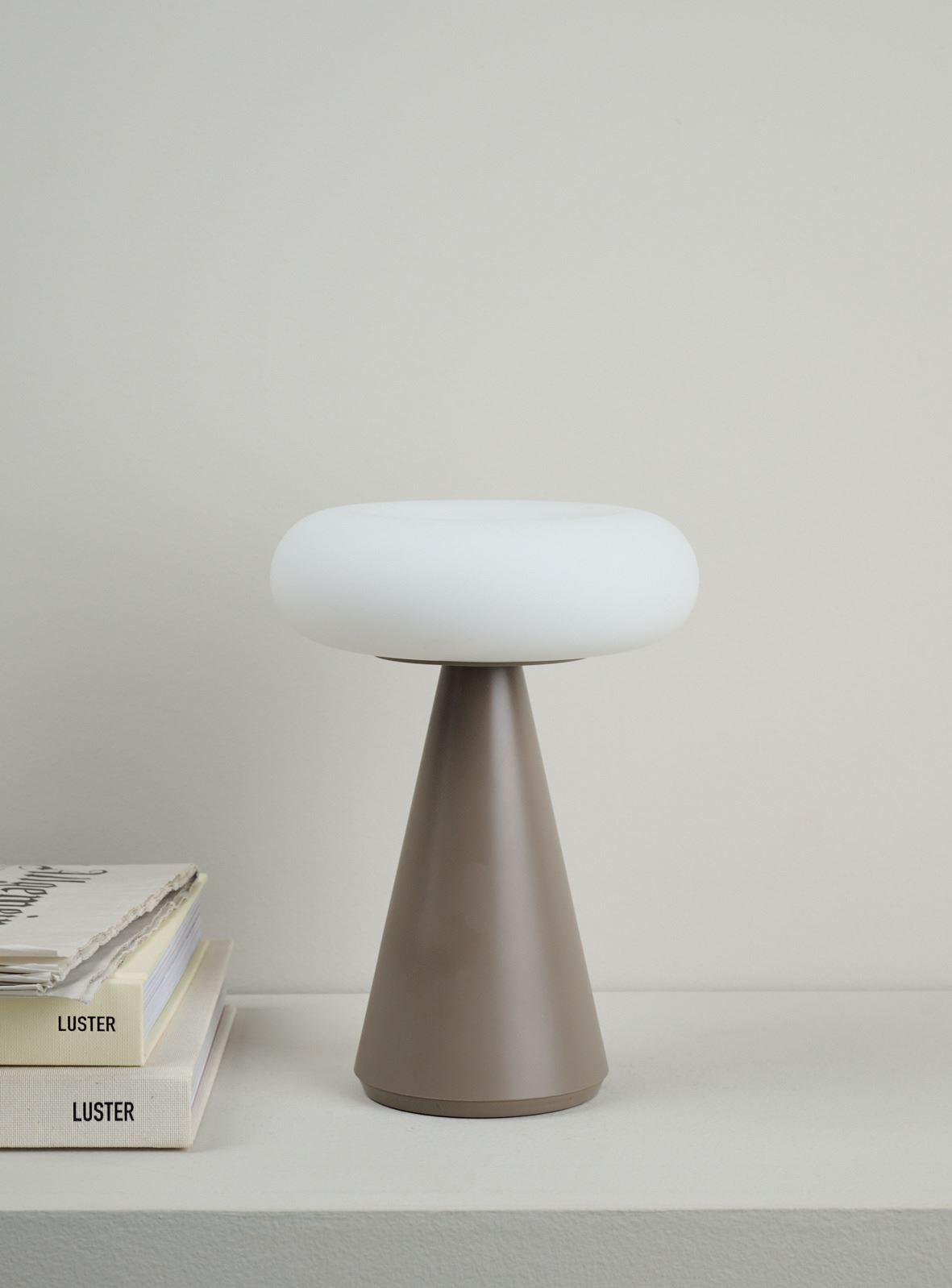 Ladattava pöytävalaisin vaaleanruskea - 2