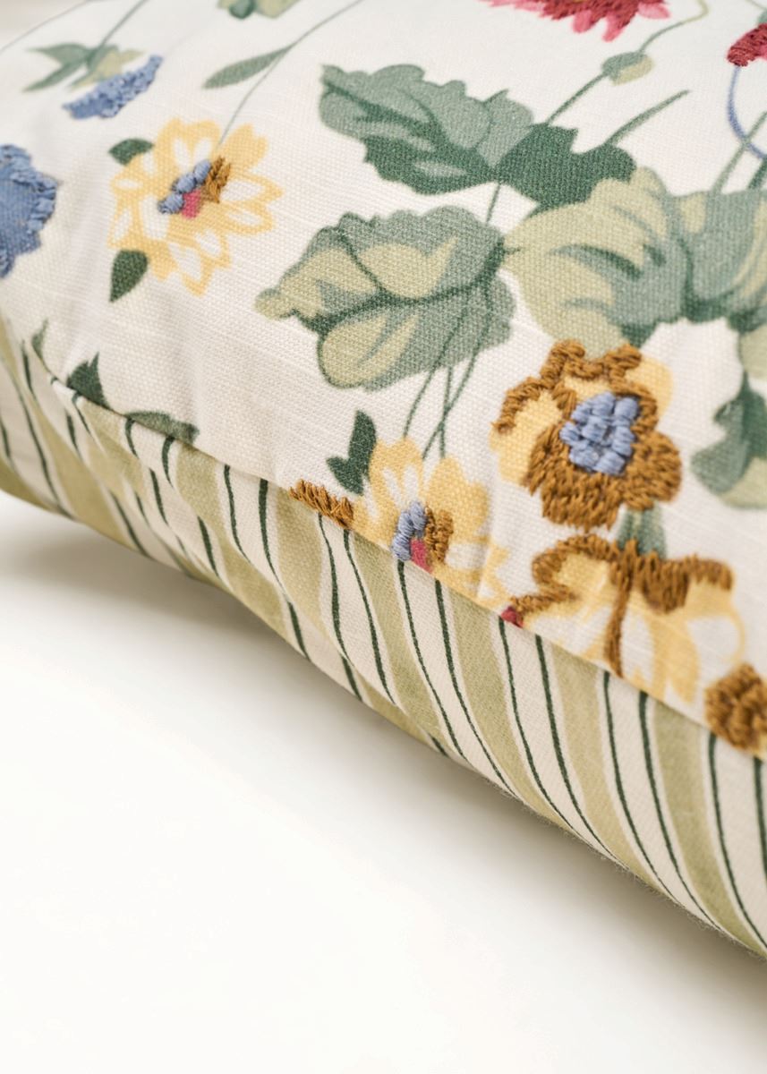 Koristetyyny moniväri - 4