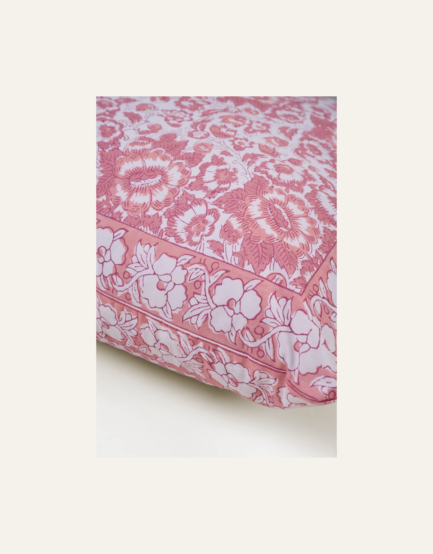 Koristetyyny moniväri - 2