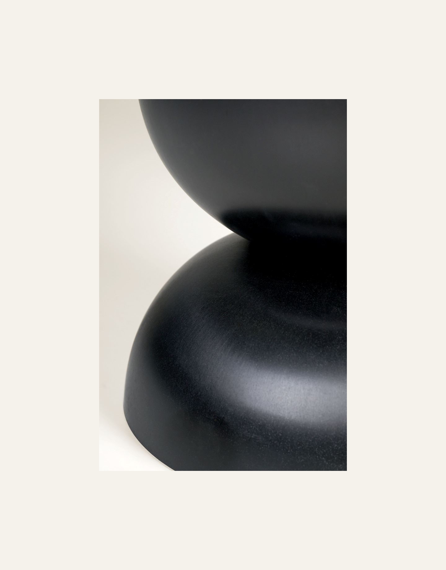 Ulkoruukku musta - 2