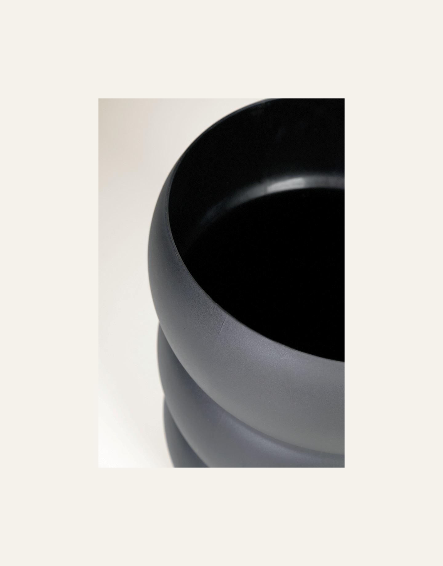 Ulkoruukku musta - 2