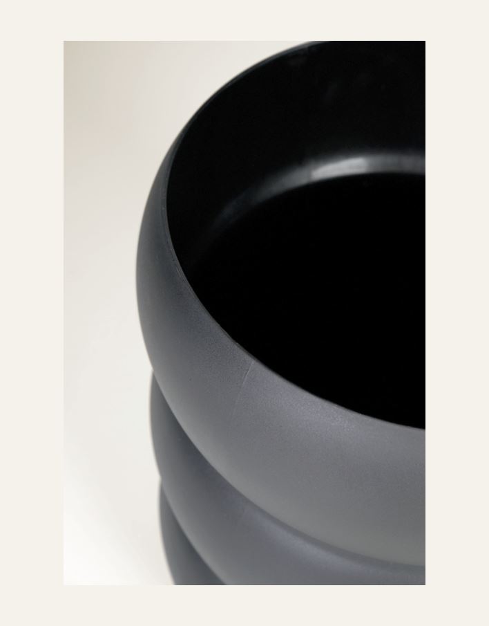 Ulkoruukku musta - 2