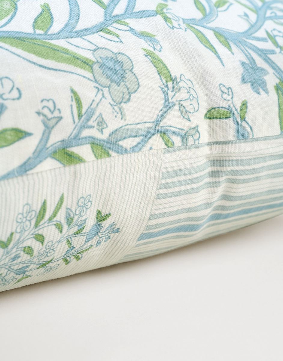 Koristetyyny moniväri - 2