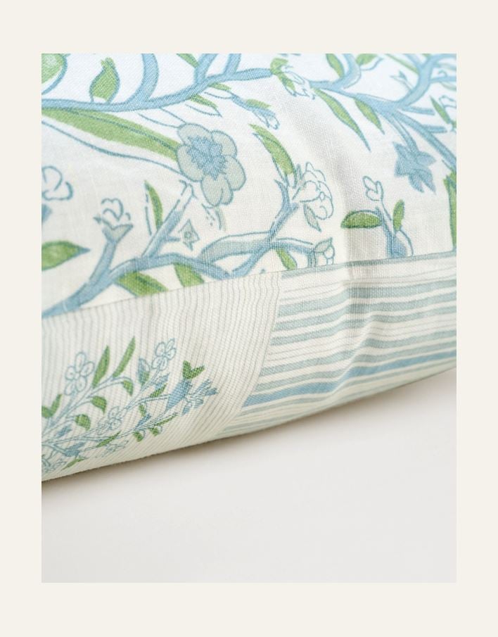 Koristetyyny moniväri - 2