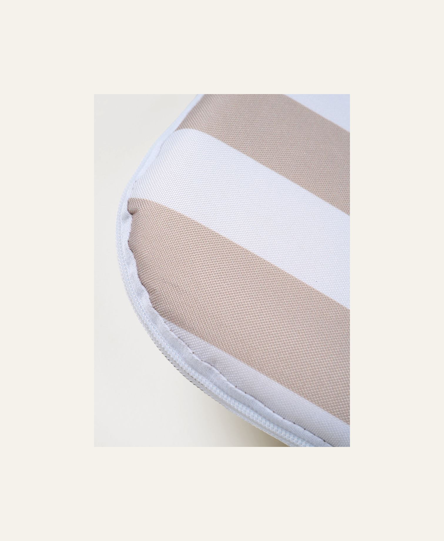 Aurinkotuoli beige - 3