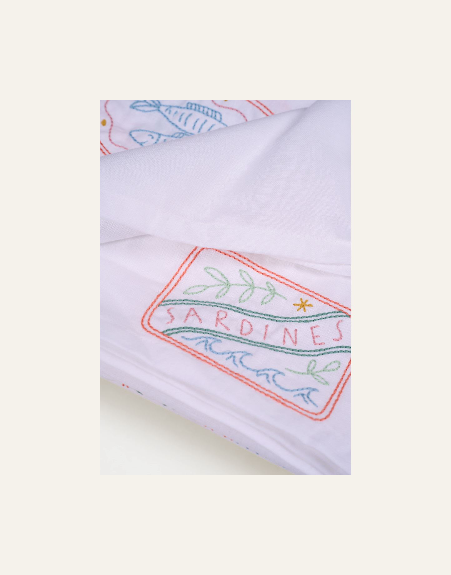 Pöytäliina valkoinen - 3