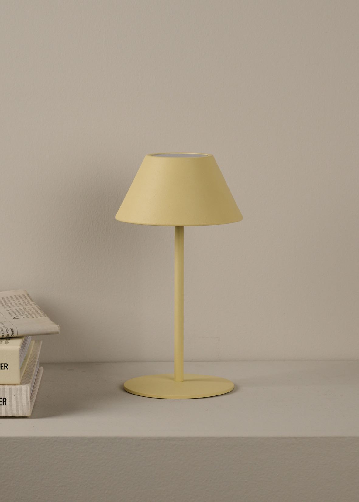Ladattava pöytävalaisin vaaleankeltainen - 2
