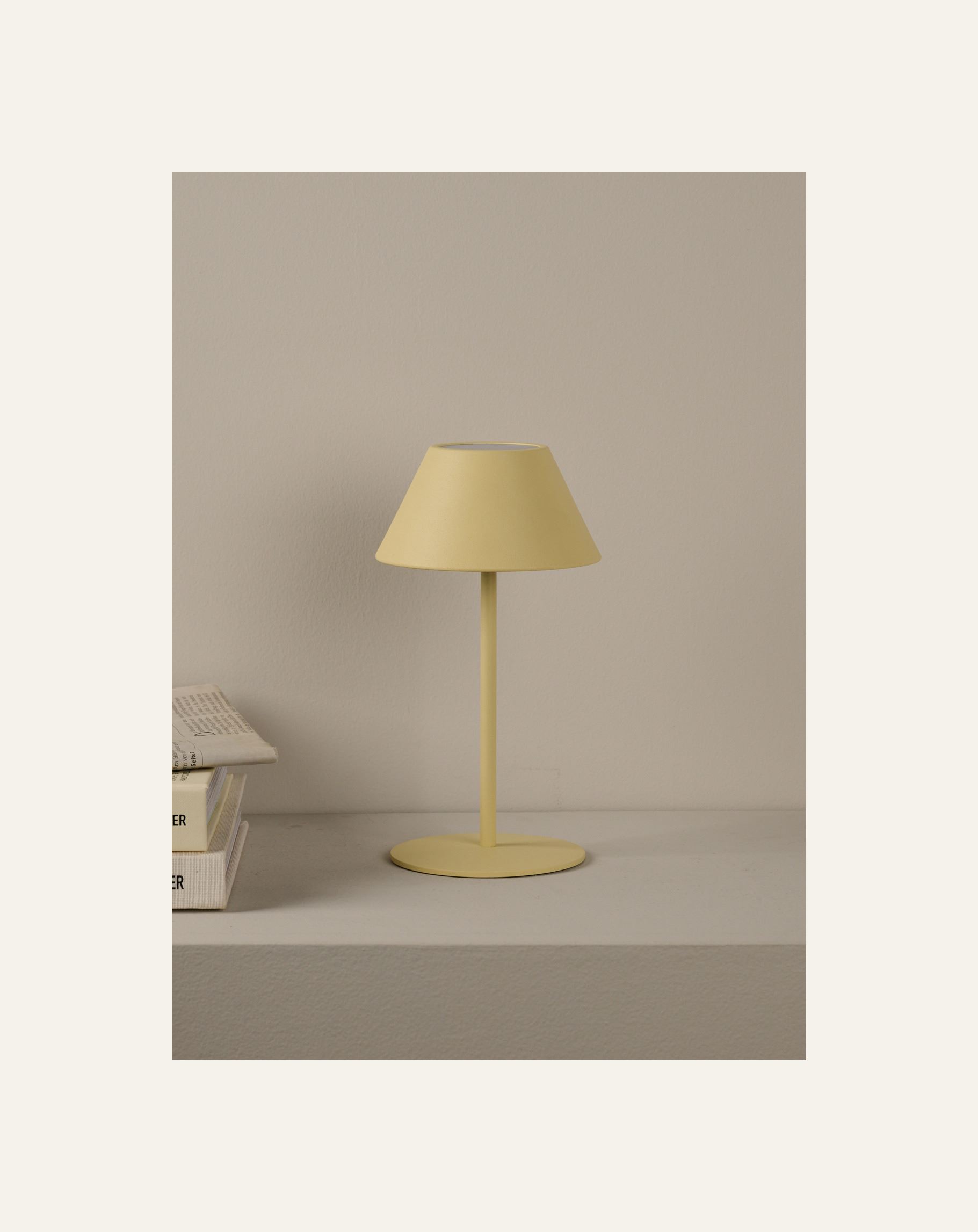 Ladattava pöytävalaisin vaaleankeltainen - 2