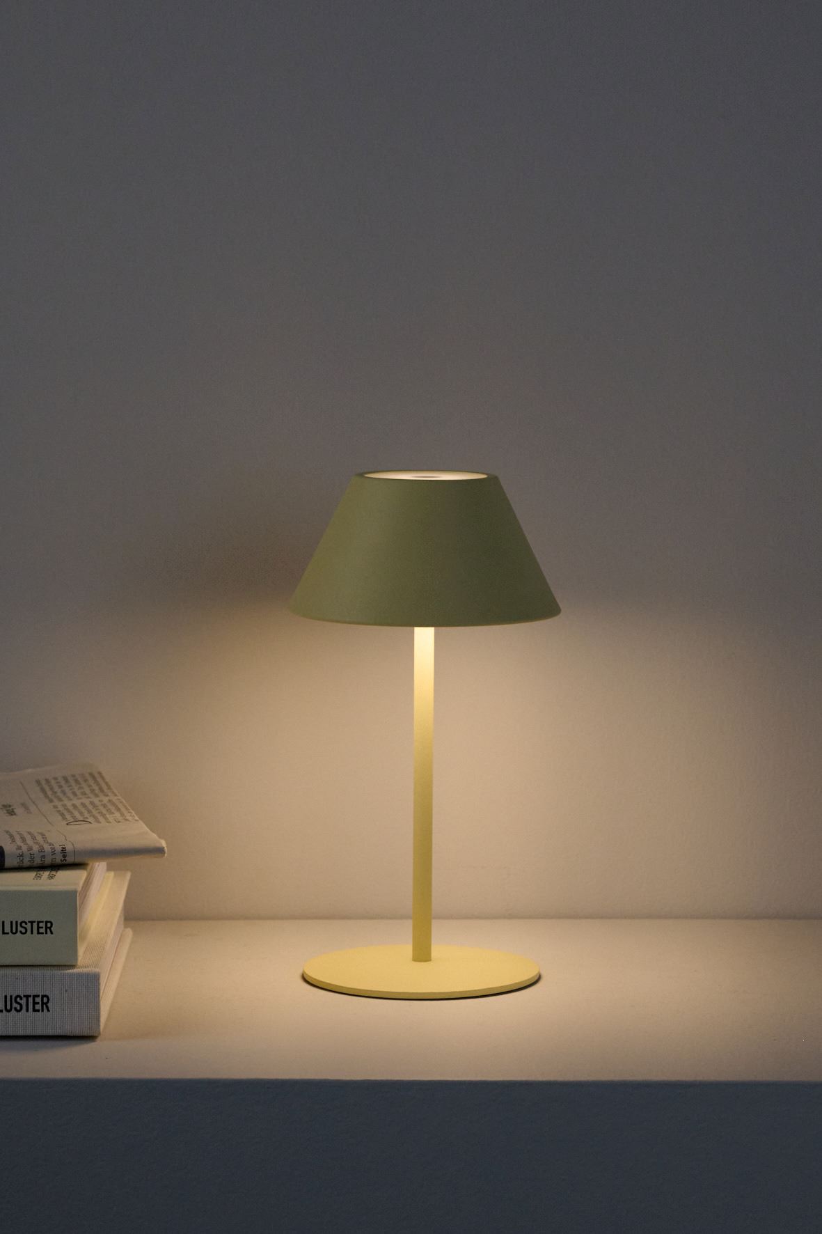 Ladattava pöytävalaisin vaaleankeltainen - 3