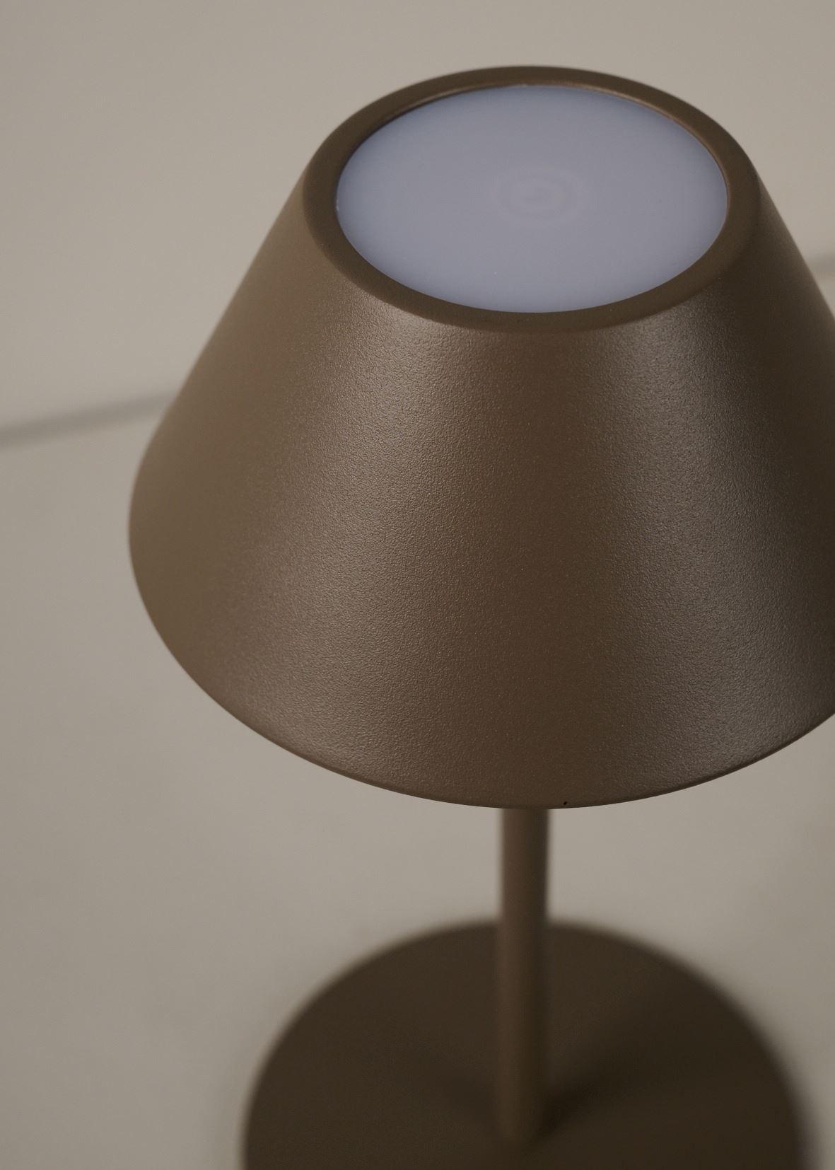 Ladattava pöytävalaisin ruskea - 5