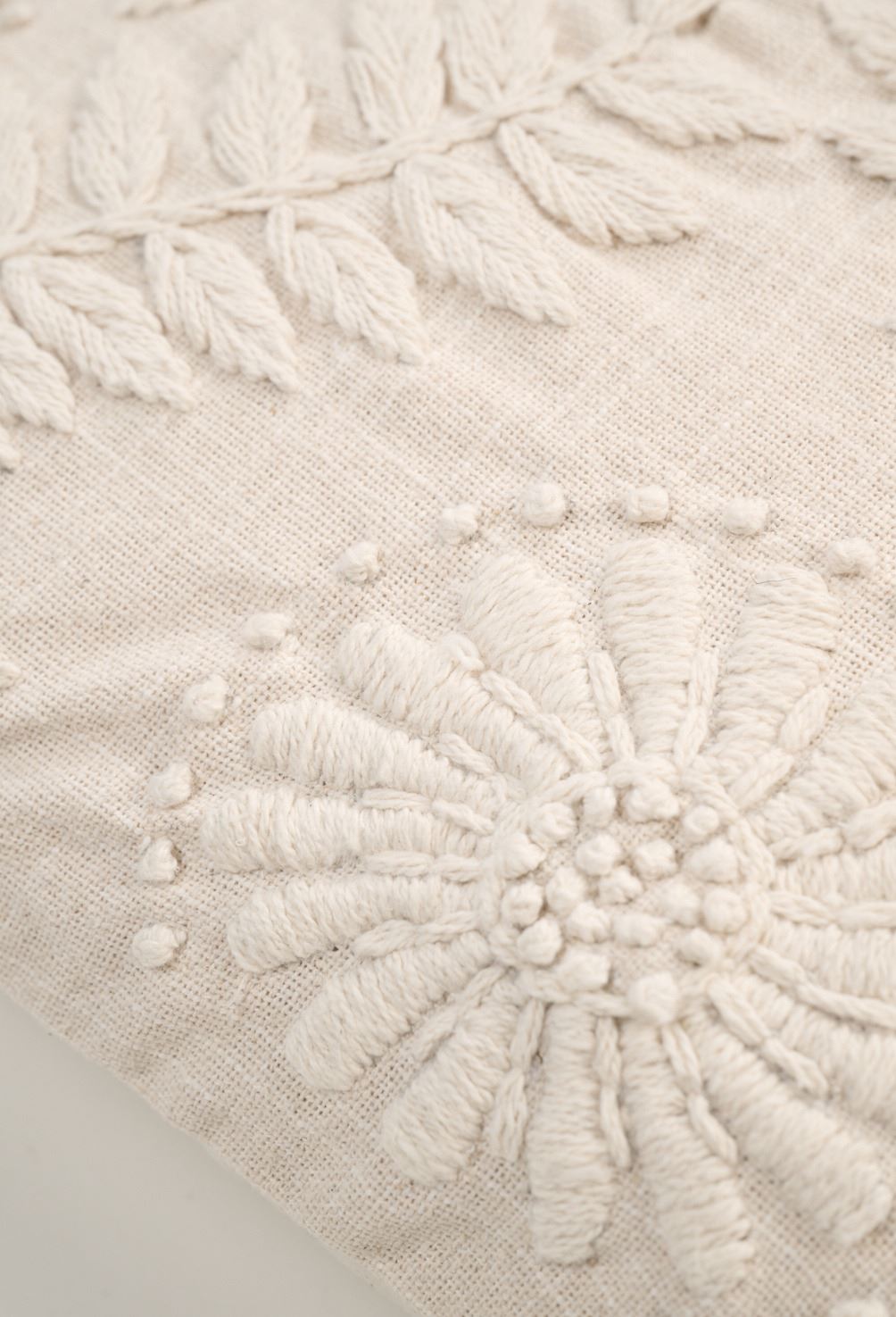 Koristetyynynpäällinen luonnonvalkoinen - 2