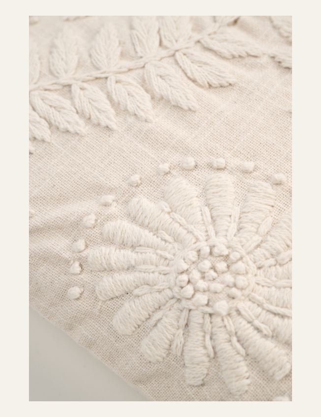 Koristetyynynpäällinen luonnonvalkoinen - 2