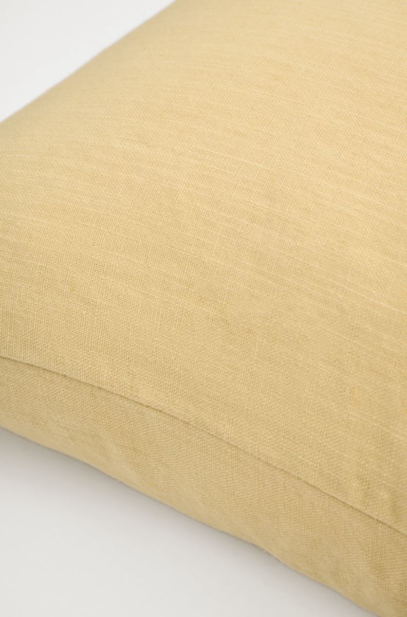 Koristetyynynpäällinen keltainen - 2