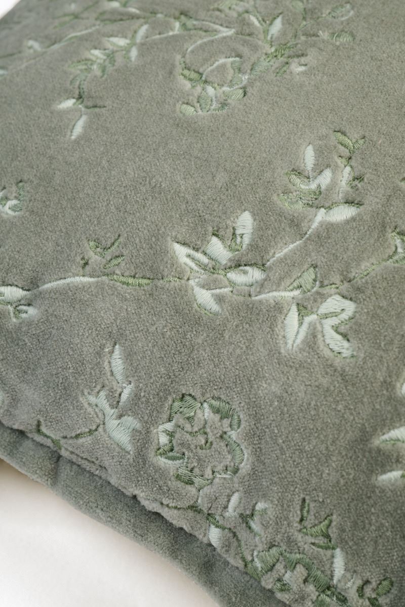 Koristetyynynpäällinen keskivihreä - 2