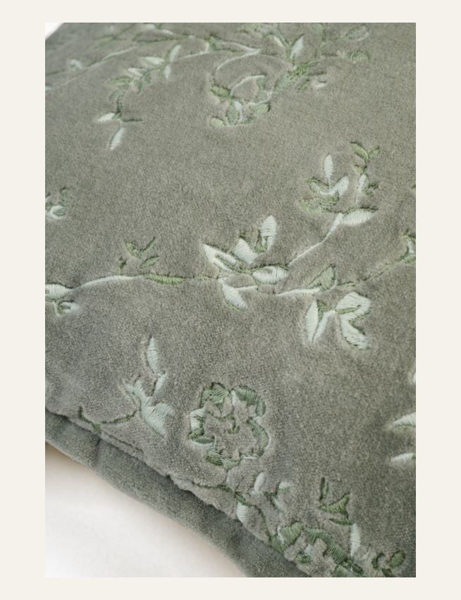 Koristetyynynpäällinen keskivihreä - 2