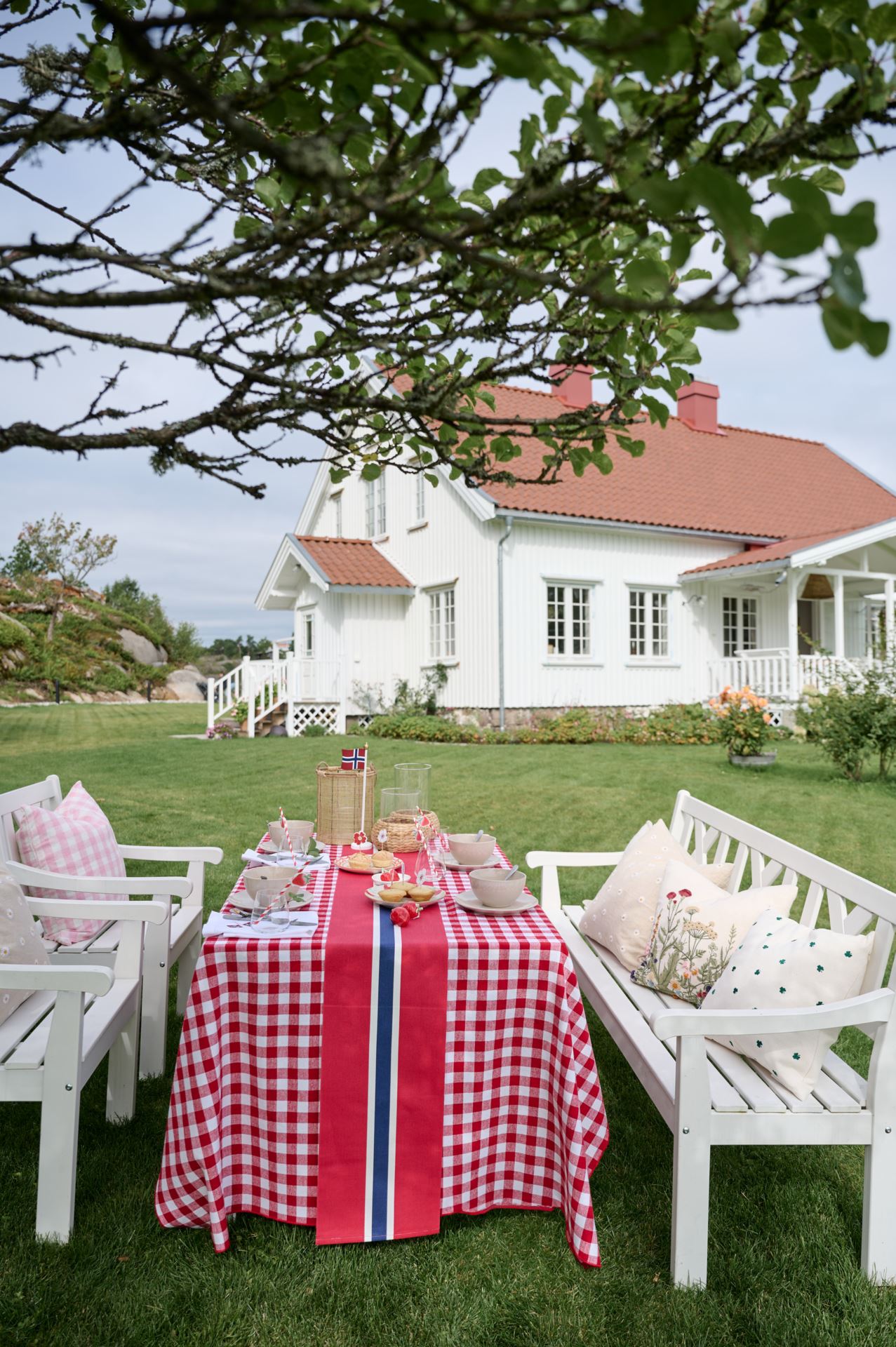 Pöytäliina punainen - 7