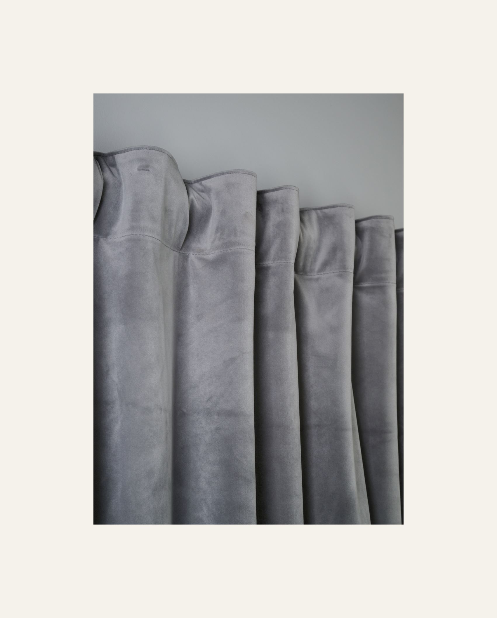 Verho vaaleanharmaa - 2