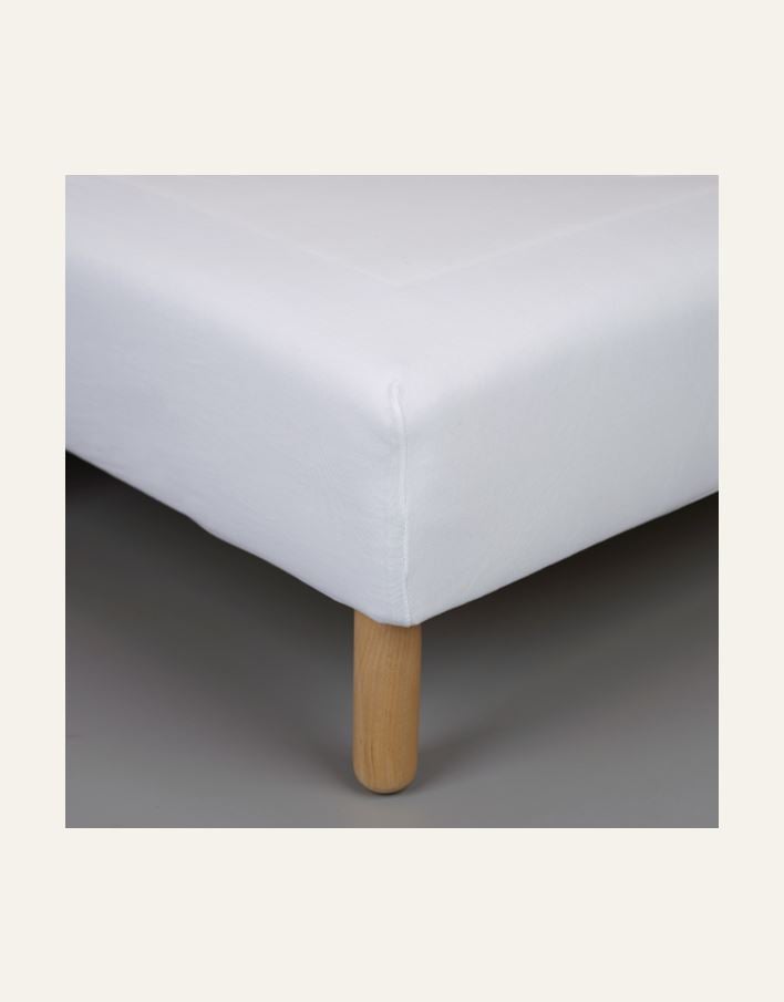 Muotoonommeltu aluslakana valkoinen - 2