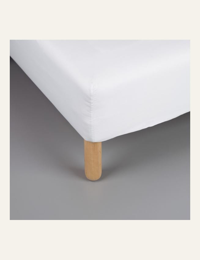 Muotoonommeltu aluslakana valkoinen - 2