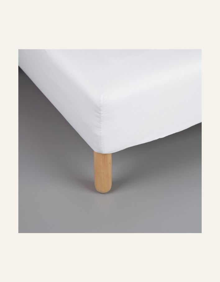 Muotoonommeltu aluslakana valkoinen - 2