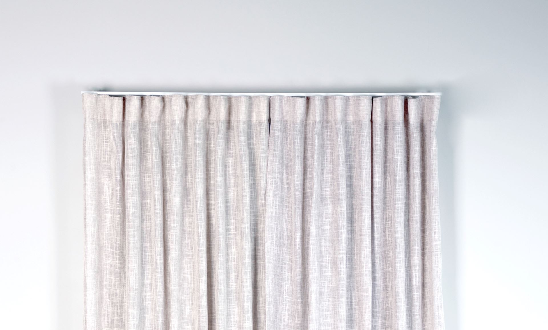 Liukuja narussa valkoinen - 2