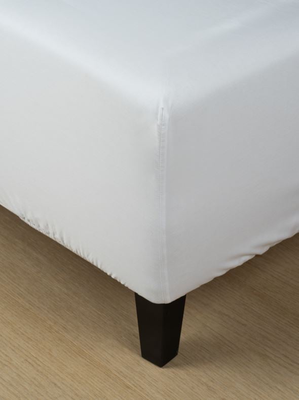 Muotoonommeltu aluslakana valkoinen - 3