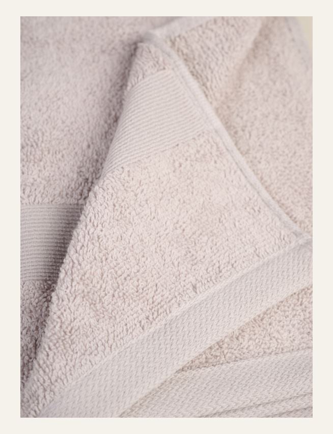 Pyyhe vaaleanharmaa - 2