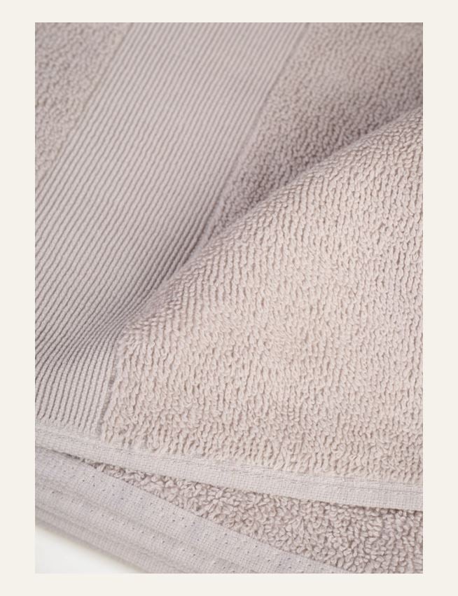 Pyyhe vaaleanharmaa - 4